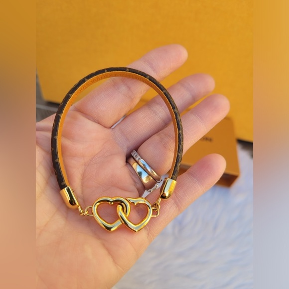 Say Yes LV Bracelet (Size 19) - Picture 3 of 14